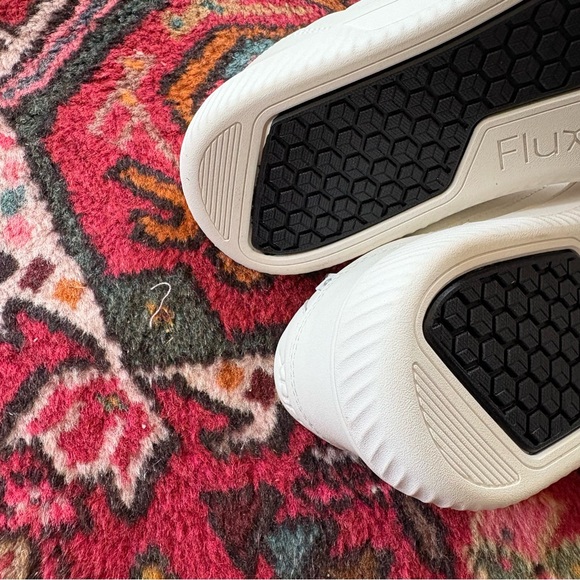 NWOT FLUX footwear Adapt Leather Trainer women’s 9.5 men’s 8 white - Picture 11 of 12